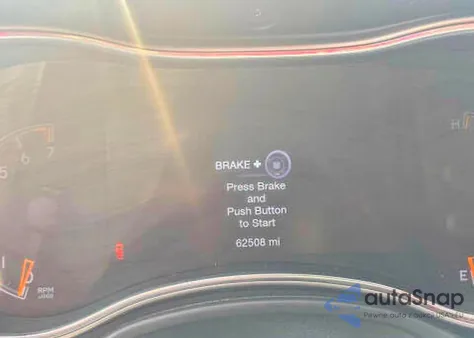 2020 Jeep Grand Cherokee Laredo z USA, uszkodzony, nr VIN 1C4RJFAG3LC180905